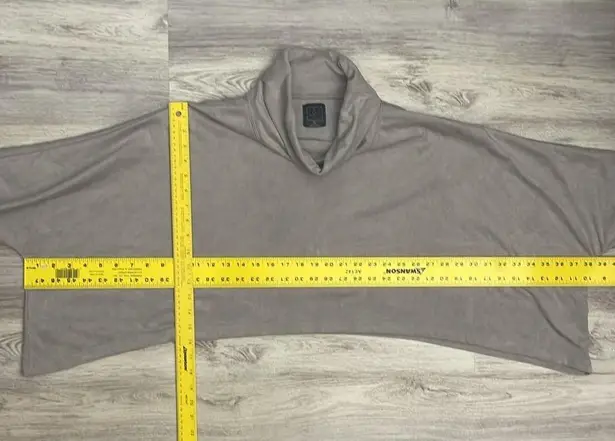 Lime & Vine Gray Oversized High Low Cropped Faux Suede Sweatshirt Size Medium