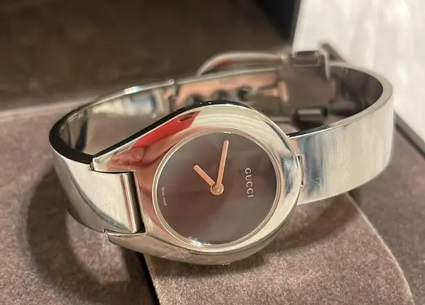 Gucci  Ladies Bangle Watch