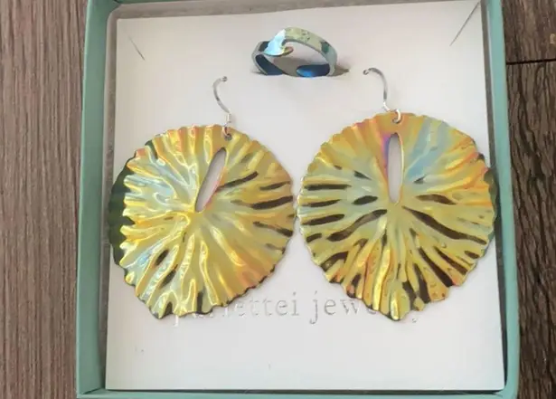 Metallic Earring & Ring Set Green