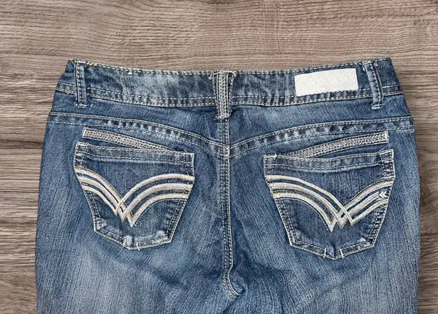 Rewind Juniors Size 7 Bold Stitching Whiskered Medium Wash Cropped Denim Jeans