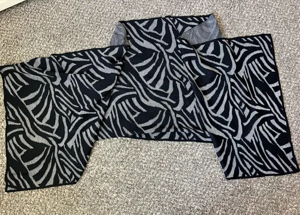 St John Sport Women’s Black Animal Print Blanket Shawl Scarf Wrap One Size