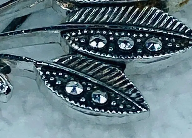 Silver Color Metal Bunch Cluster Leaf Leaves Jewelry Pin Brooch Faux Marcasite