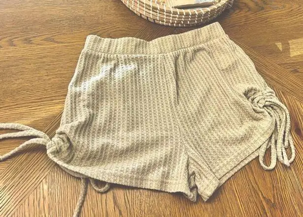 Style Rack Beige Olive Waffle Knit Side Tie Beach Shorts Size Small 🐚