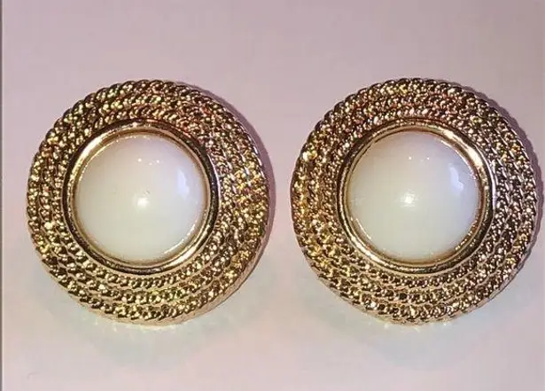 Vintage Gold Tone White Center Chunky Round Dome Retro Boho Earrings