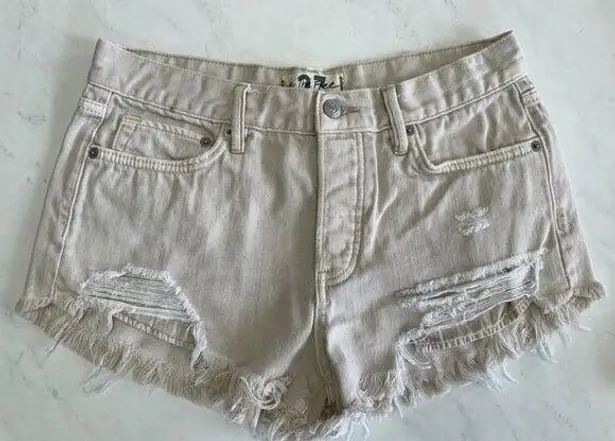 We The Free  Beige Raw Hem Distressed Shorts size 27