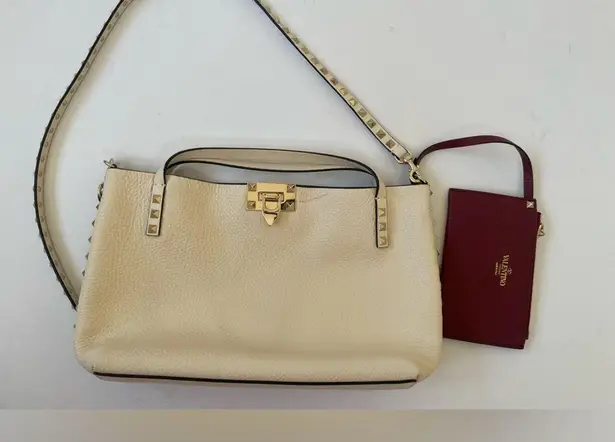Valentino Garavani Off White leather Rockstud convertible small tote bag