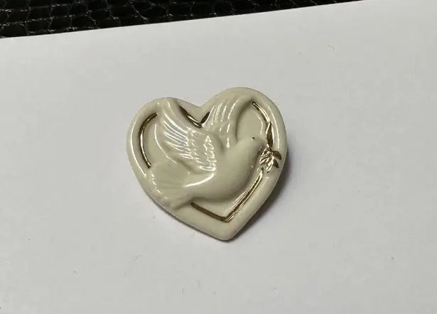 Dove Signed Lenox Porcelain Peace Inside Heart Christmas Holiday Brooch Pin