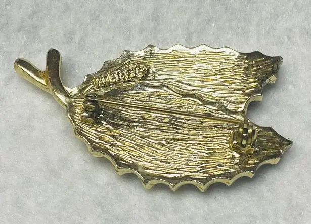 Sarah Coventry Vintage Pin Brooch Leaf Shape Wood Grain Appearance Inlay