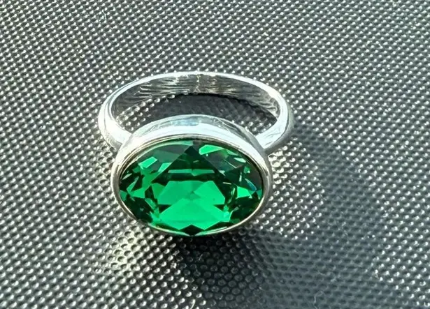 Handcrafted sparkly ring made with green Swarovski crystal size 8 Silver
