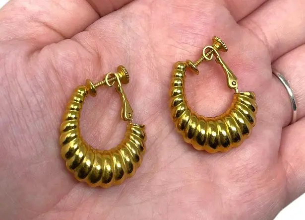 Vintage Signed NAPIER Gold Tone Hoops Metal Screw Back Earrings Classic Retro