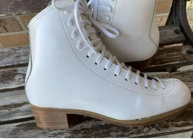 GAM 0884 Ice Figure Skate Boots Made in Canada Size 7