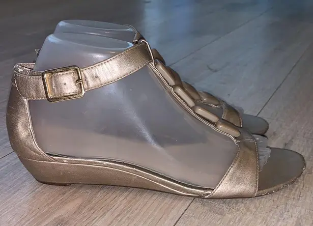 East 5th Easy 5th metallic gold pewter low wedges