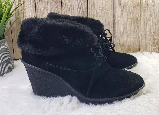 B Makowsky B. MAKOWSKY Women's Size 9m Black Solid Suede Wedges