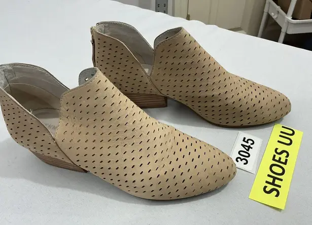 Womans Kenneth Cole Ny Size 7 M Cooper Beige Vented Zip Cut Out Booties Tan