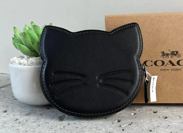 Discovering the Coach Cat Coin Purse: A Purr-fect Accessory for Cat Lovers