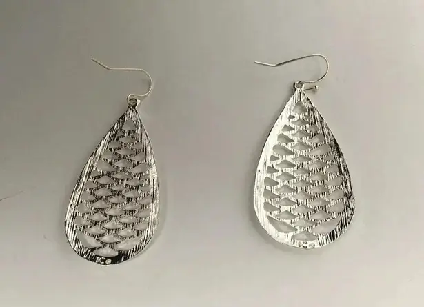 Teardrop Filigree Cutout Drop Dangle Earrings