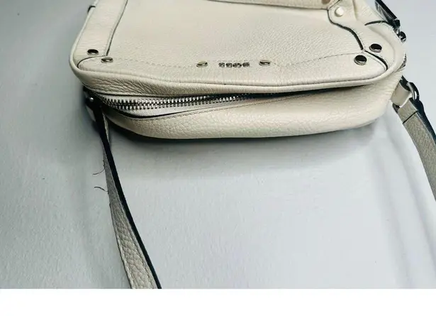 BOSS White Zipper Up Zip Pockets Adjustable Strap Handbag Crossbody Bag