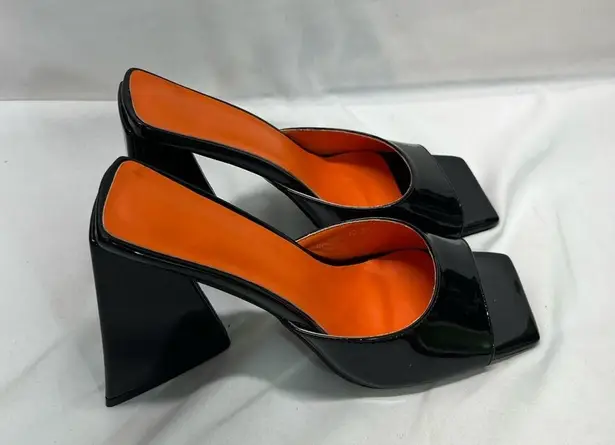 ELEGANT BLACK PATENT LEATHER SLIP ON W/TRIANGLE CHUNKY 4.5” HEEL 39 8.5 US NEW