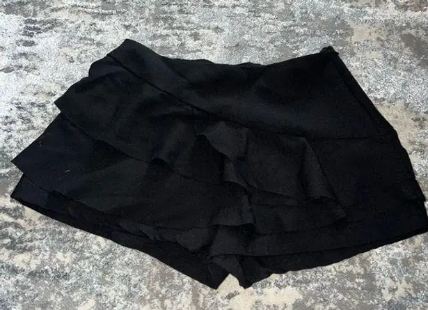 DO+BE black skort