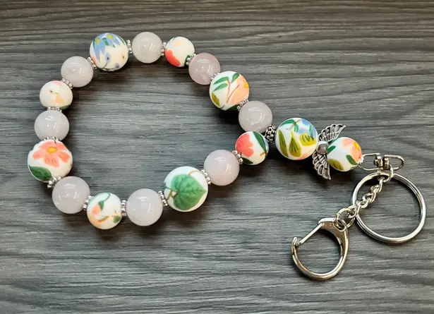 Floral Beaded Bracelet Keychain White - Image 1