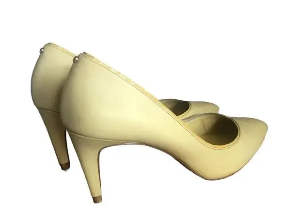 Ted Baker London mitilia butter yellow pumps / heels pointy toe . Size 8.5