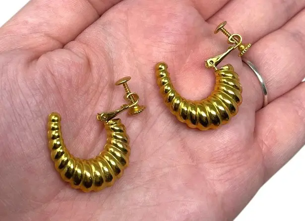 Vintage Signed NAPIER Gold Tone Hoops Metal Screw Back Earrings Classic Retro