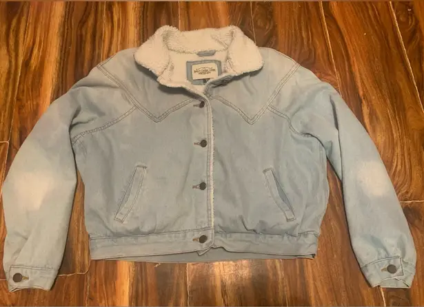 Ashley by 26 International Ashley Vintage Charm Light Wash Denim Sherpa Lined XL Jr. Jacket 2843-Hg