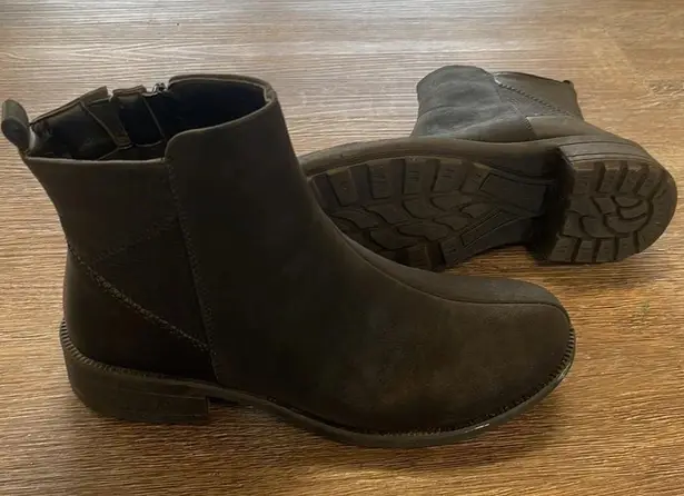 Easy Street MYSTERY WOMENS FAUX LEATHER LEOPARD PRINT ANKLE BOOTS sz 8.5 ww