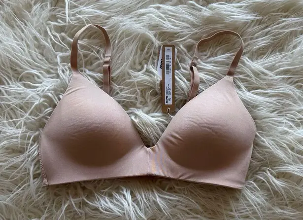 SKIMS Wireless Form T-shirt Bra Mica Size 32A