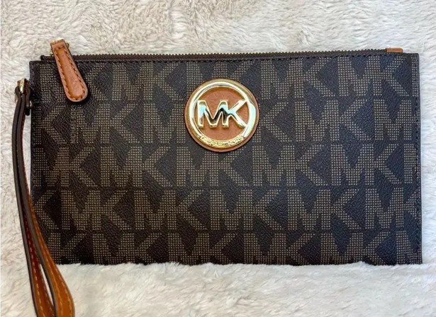 NWT Michael Kors Fulton Monogram Clutch Wristlet Brown