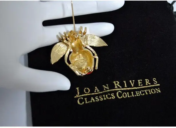 Joan Rivers NEW  Big Red APPLE BEE PIN Bug Brooch Pave Crystal Rhinestones Enamel