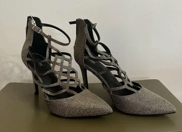 NWT FIONI Night Silver Sparkle Stiletto Elegant Women's Heels size 8