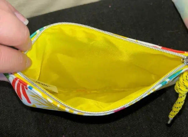 Ipsy Abstract summer bag BOGO