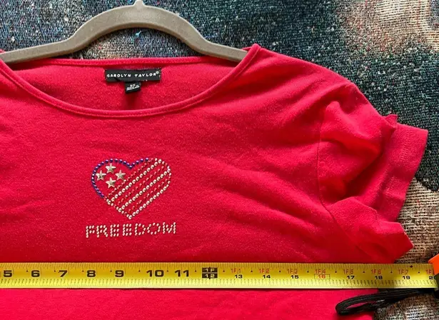 Carolyn Taylor Red Fitted Short Sleeve T-Shirt Freedom Heart Graphic Top SZ M