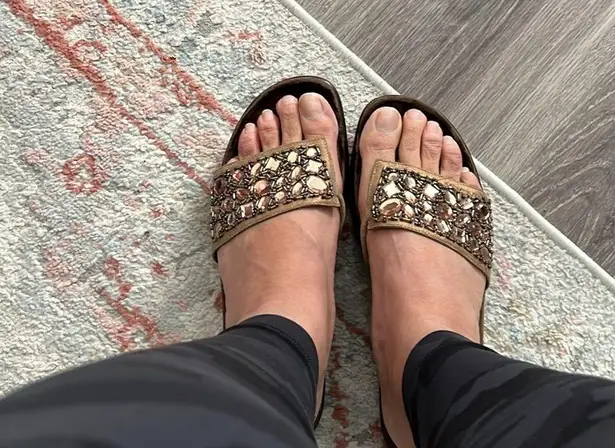 Donald J Pliner Fifi Brown Velvet Bedazzled Platform Slide Women’s Size 9.5