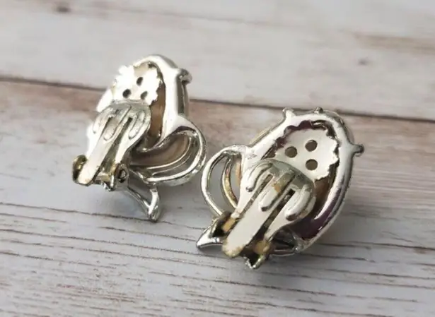 Vintage Clip On Earrings Unusual Cream Stone with Green Flecks