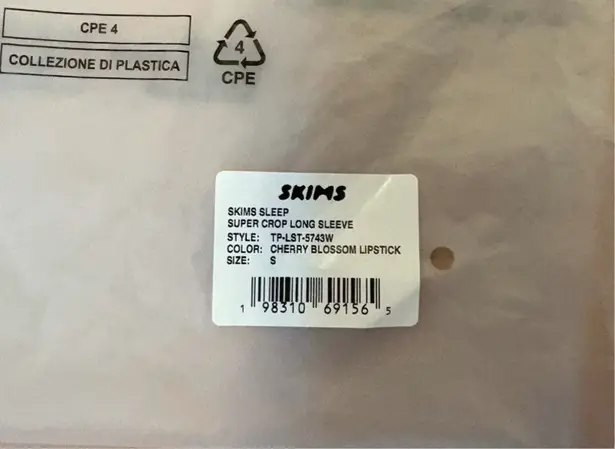 SKIMS Sleep Super Cropped Long Sleeve Valentine's Day Cherry Blossom Lipstick