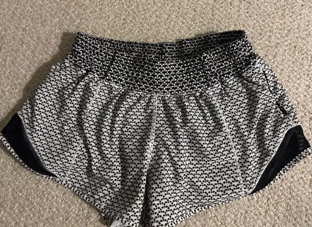 Lululemon  shorts size 4. 2.5 in