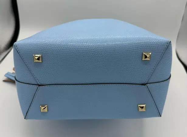 Henri Bendel Thompson Bucket Bag Periwinkle Blue Leather Shoulder Strap Charm