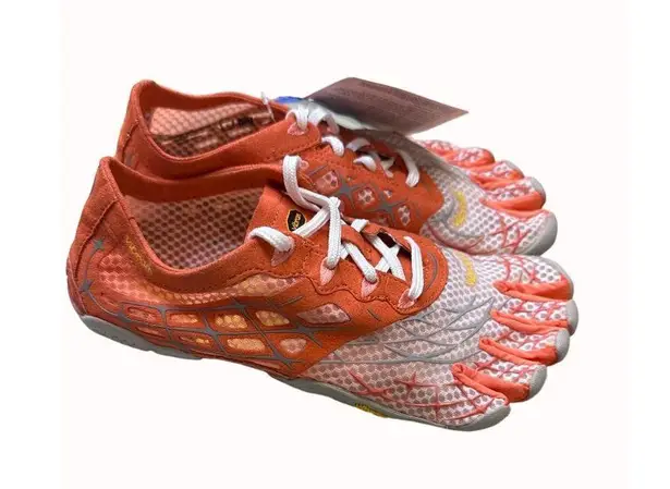 Vibram Five Fingers women’s orange shoes sneakers size 36 or 6.5-7 SKU 4120