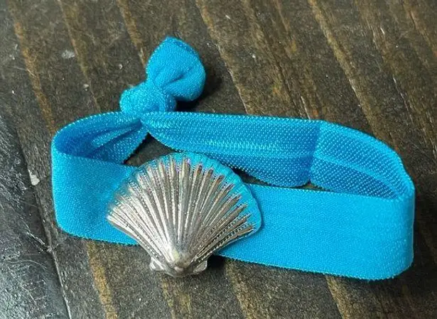 Boutique Silver Tone Beach Scallop Shell Hair Tie Bracelet Nautical Style