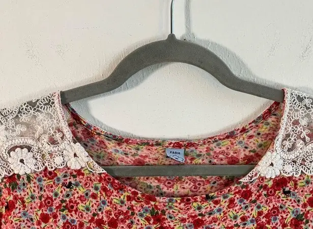 Farm Rio Top Ditsy Floral & Lace Babydoll Tie Waist Tee Sz P (S) GUC w/ Llamas!