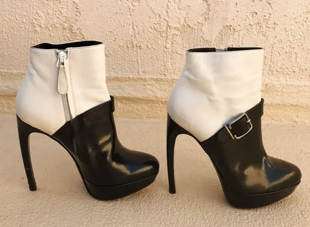 Alexander McQueen women’s black white Bicolor platform ankle boots IT 35 US 5