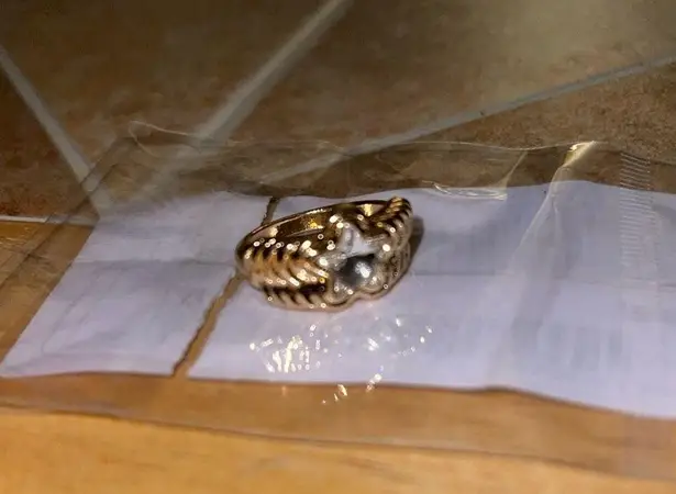 Rhinestone star ring Size 6