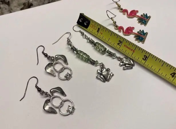 Flamingo Lot Of 3 Earrings Pierced Animals - Dangle Frog / Dog / Bird