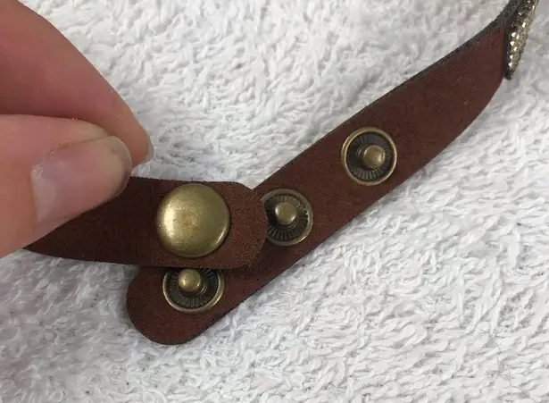 Brown leather square yellow crystal snap choker