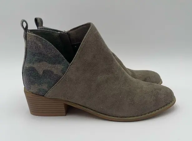 Boutique by Corky's Port Camo Booties Ankle Boots Women’s Size 9 Low Block Heel