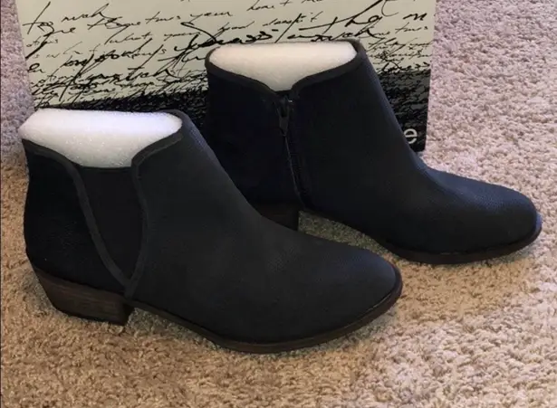 Kensie NIB  Ankle Boots Gray Canvas 8.5