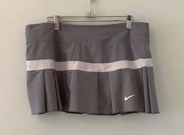 Nike  Dri Fit Victory Tennis Skort in Gray size large