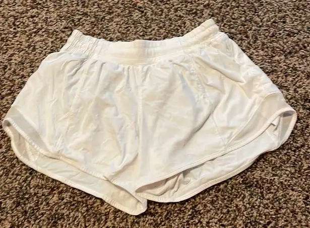 Lululemon Hotty Hot Shorts 4” white